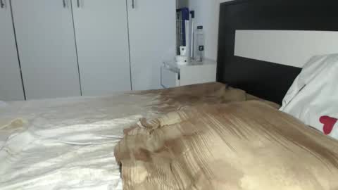 Snapshot of petite_danielle chatting on February 19, 2026, 8:21 am petite_danielle online show from February 19, 2026, 8:21 am