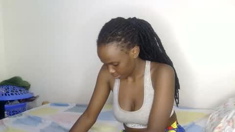 Snapshot of petite_desiree chatting on May 1, 2026, 9:41 pm Desiree online show from May 1, 2026, 9:41 pm