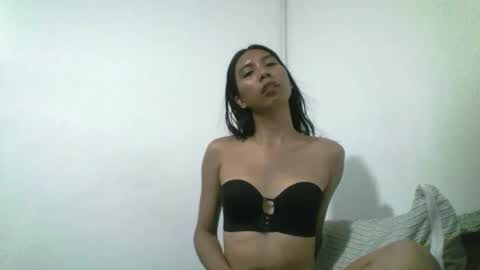 Yuriee online show from June 11, 2026, 8:12 am