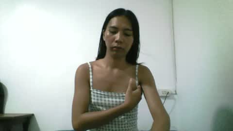 Yuriee online show from June 13, 2026, 6:00 am