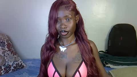 Snapshot of petite_lunar chatting on November 5, 2025, 10:21 pm Lunar online show from November 5, 2025, 10:21 pm