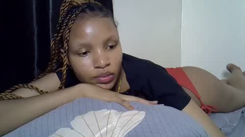 Snapshot of petite_melinda chatting on July 18, 2026, 10:46 pm petite_melinda online show from July 18, 2026, 10:46 pm