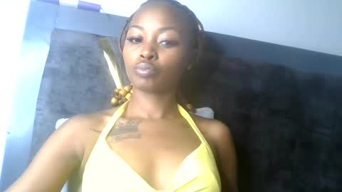 petite_queen69 online show from May 31, 2026, 8:21 pm