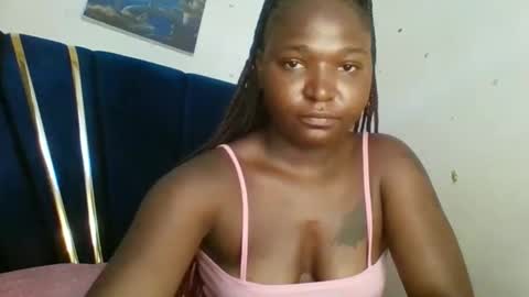 petite_shan online show from April 16, 2026, 7:09 am