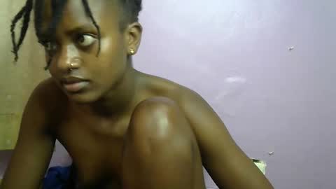 Snapshot of petite_star2 chatting on October 23, 2025, 10:25 am petite_star2 online show from October 23, 2025, 10:25 am