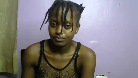 Snapshot of petite_star2 chatting on October 23, 2025, 10:30 pm petite_star2 online show from October 23, 2025, 10:30 pm