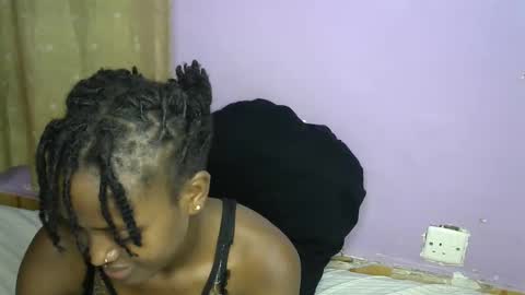 Snapshot of petite_star2 chatting on November 3, 2025, 9:48 pm petite_star2 online show from November 3, 2025, 9:48 pm