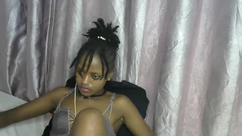 Snapshot of petite_star2 chatting on November 27, 2025, 11:07 pm petite_star2 online show from November 27, 2025, 11:07 pm