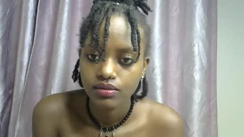 Snapshot of petite_star2 chatting on December 1, 2025, 4:50 am petite_star2 online show from December 1, 2025, 4:50 am