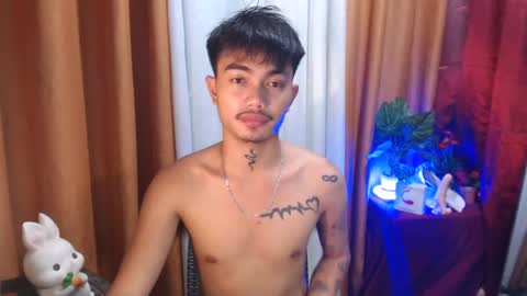 Snapshot of petiteasianx chatting on March 5, 2025, 12:44 pm Vrin online show from March 5, 2025, 12:44 pm