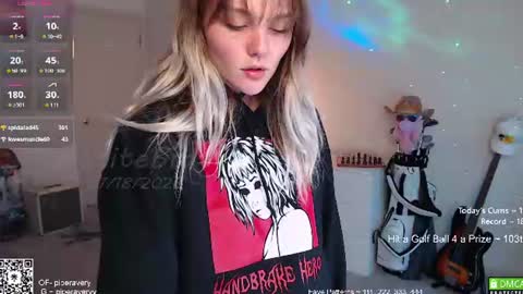 Snapshot of petitebrat chatting on July 19, 2026, 12:47 am PiperAvery online show from July 19, 2026, 12:47 am