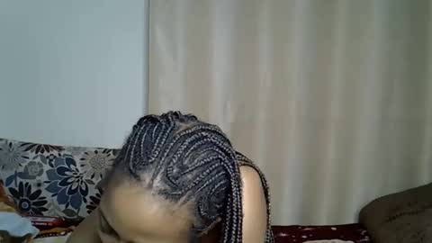 Snapshot of petitecaramell chatting on November 2, 2025, 3:09 am Caramel online show from November 2, 2025, 3:09 am