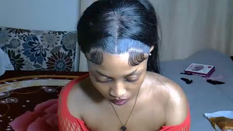 Snapshot of petitecaramell chatting on November 6, 2025, 11:04 pm Caramel online show from November 6, 2025, 11:04 pm