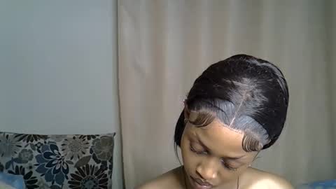 Snapshot of petitecaramell chatting on November 9, 2025, 4:38 pm Caramel online show from November 9, 2025, 4:38 pm