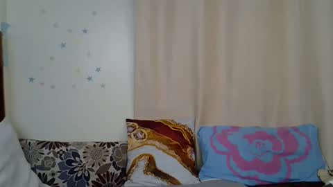 Snapshot of petitecaramell chatting on November 16, 2025, 9:42 pm Caramel online show from November 16, 2025, 9:42 pm