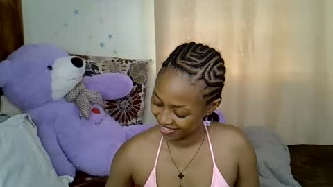 Snapshot of petitecaramell chatting on November 26, 2025, 6:25 am Caramel online show from November 26, 2025, 6:25 am