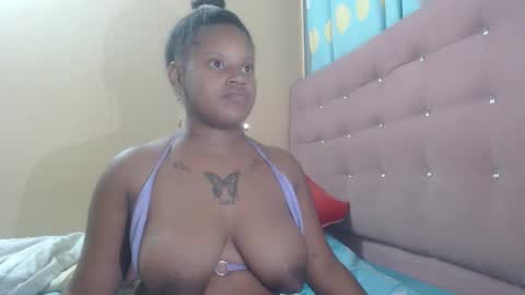 petitechocolatemommy online show from December 14, 2025, 4:51 am