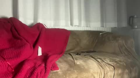 PetiteCurves online show from February 18, 2026, 9:33 pm