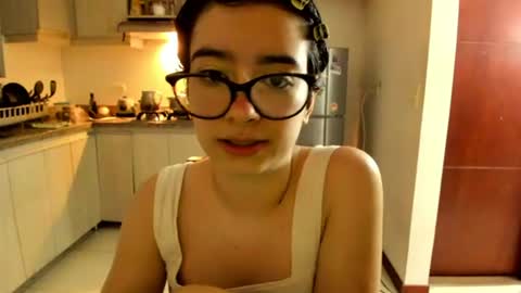 Lunna online show from June 13, 2026, 1:36 am