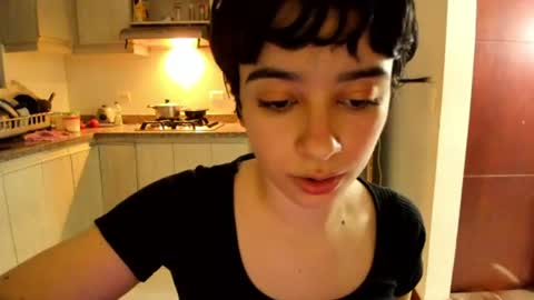 Snapshot of petitee_lunna chatting on July 2, 2026, 3:23 am Lunna online show from July 2, 2026, 3:23 am