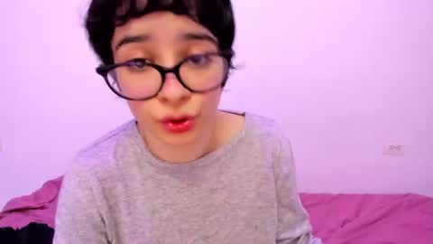 Snapshot of petitee_lunna chatting on July 23, 2026, 2:31 am Lunna online show from July 23, 2026, 2:31 am