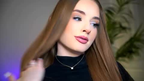 Petitegonwiild online show from January 7, 2026, 10:23 pm