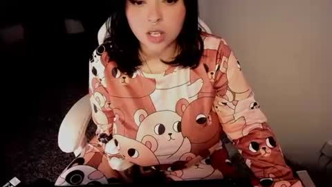 Snapshot of petitelilo1 chatting on January 7, 2025, 5:54 am Lilo online show from January 7, 2025, 5:54 am