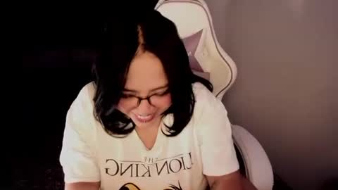 Snapshot of petitelilo1 chatting on January 20, 2025, 2:43 am Lilo online show from January 20, 2025, 2:43 am