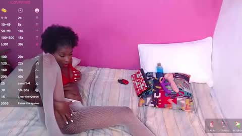 Snapshot of petitelittleebony chatting on February 25, 2025, 9:02 pm little sharon online show from February 25, 2025, 9:02 pm