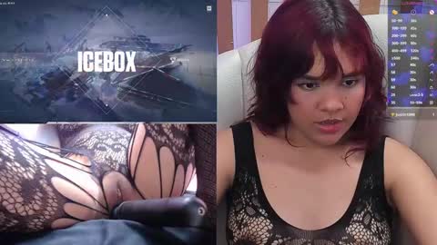 Snapshot of petitesally_ chatting on February 21, 2025, 6:51 am Sally online show from February 21, 2025, 6:51 am