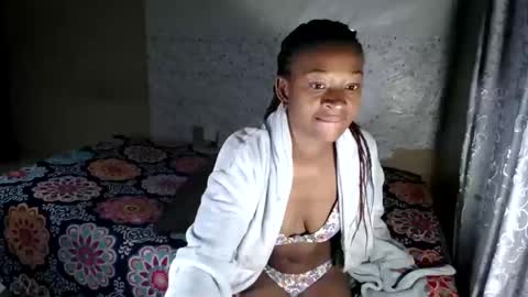 petitesammy online show from May 15, 2026, 6:48 pm