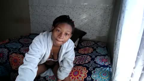 petitesammy online show from June 10, 2026, 11:09 am