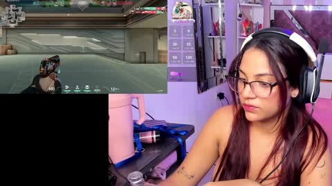 Snapshot of petitesofia_ chatting on December 26, 2024, 5:30 pm Sofia online show from December 26, 2024, 5:30 pm