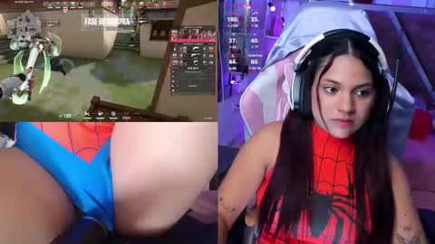 Snapshot of petitesofia_ chatting on February 13, 2025, 5:01 pm Sofia online show from February 13, 2025, 5:01 pm