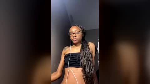 petitetingz online show from July 2, 2026, 7:25 am