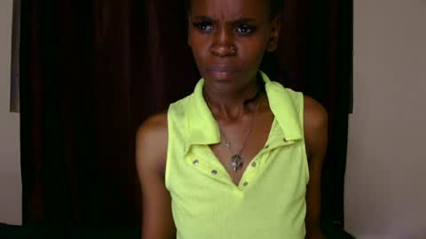 Snapshot of petitevixenn chatting on July 12, 2026, 11:40 pm petitevixenn online show from July 12, 2026, 11:40 pm
