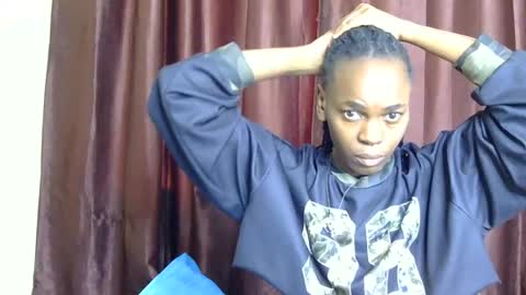 Snapshot of petitevixenn chatting on July 27, 2026, 11:28 am petitevixenn online show from July 27, 2026, 11:28 am