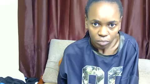 Snapshot of petitevixenn chatting on August 3, 2026, 11:05 am petitevixenn online show from August 3, 2026, 11:05 am