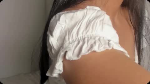 Snapshot of petitgirl_ chatting on February 27, 2025, 12:43 am J A S S online show from February 27, 2025, 12:43 am