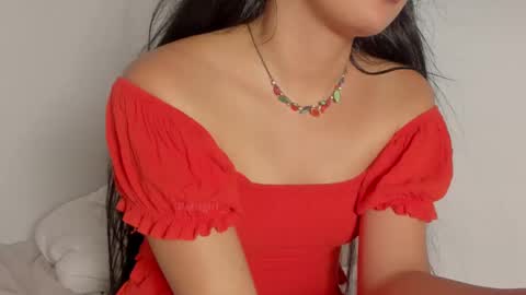 Snapshot of petitgirl_ chatting on February 27, 2025, 10:42 pm J A S S online show from February 27, 2025, 10:42 pm