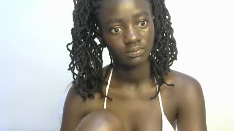 petitte_gyaal online show from October 18, 2025, 3:57 pm