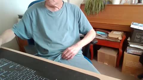 petitwilly online show from April 29, 2026, 9:35 am