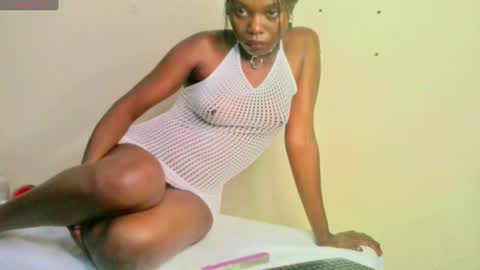 Snapshot of pettitemellany chatting on February 4, 2025, 5:10 am pettitemellany online show from February 4, 2025, 5:10 am