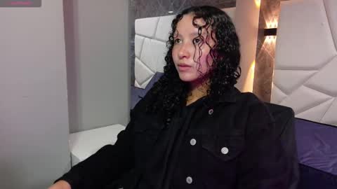 Snapshot of pettymoon chatting on November 18, 2025, 11:14 am Moon online show from November 18, 2025, 11:14 am