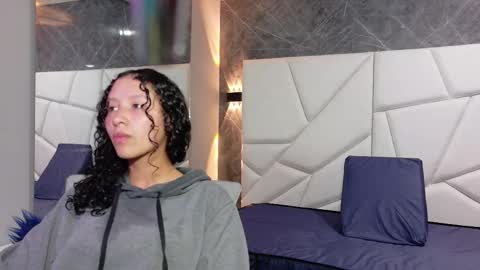 Snapshot of pettymoon chatting on November 21, 2025, 11:09 am Moon online show from November 21, 2025, 11:09 am