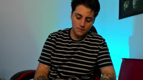 Snapshot of peytonbox chatting on October 15, 2025, 11:32 am peytonbox online show from October 15, 2025, 11:32 am