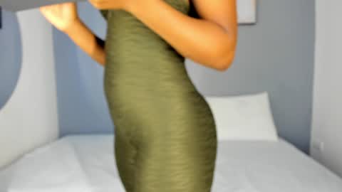 Snapshot of peytonrosse chatting on February 4, 2025, 12:00 pm Peyton Rosse online show from February 4, 2025, 12:00 pm