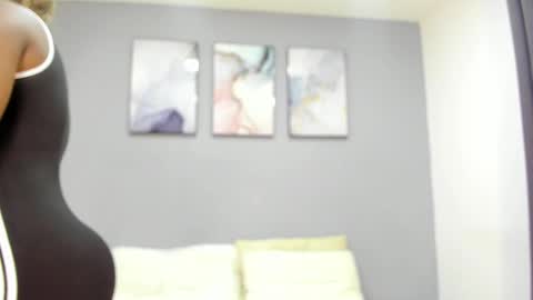 Snapshot of peytonrosse chatting on February 24, 2025, 11:43 am Peyton Rosse online show from February 24, 2025, 11:43 am