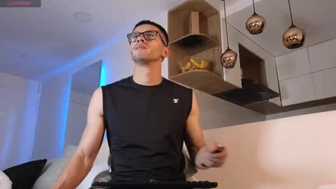 phantom_bigger1 online show from March 4, 2025, 11:51 am