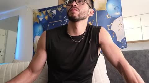 phantom_bigger1 online show from December 2, 2025, 2:23 pm